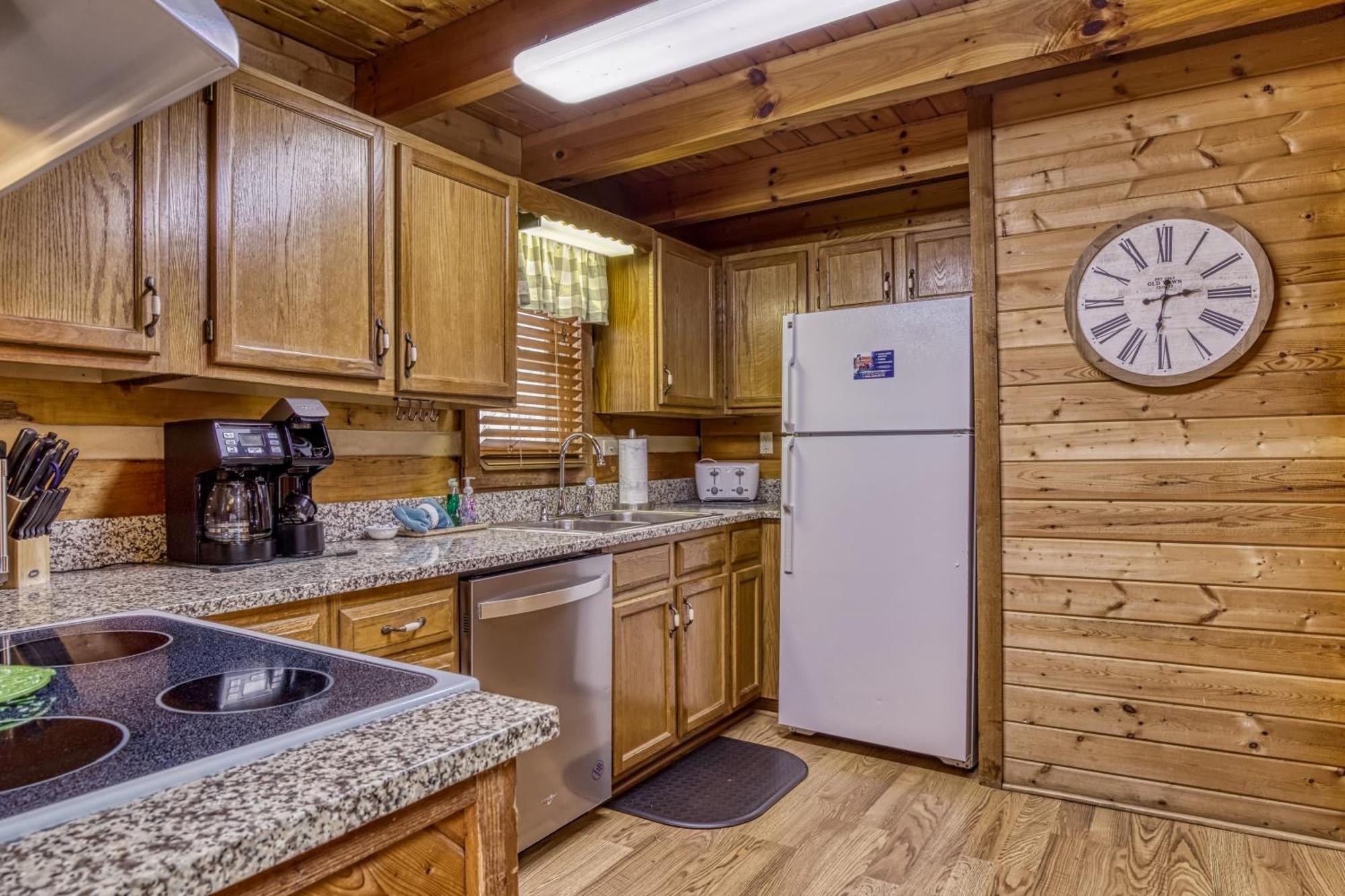 Fantastic Pet Friendly Cabin, Hot Tub, Fire Pit Sevierville Exterior foto